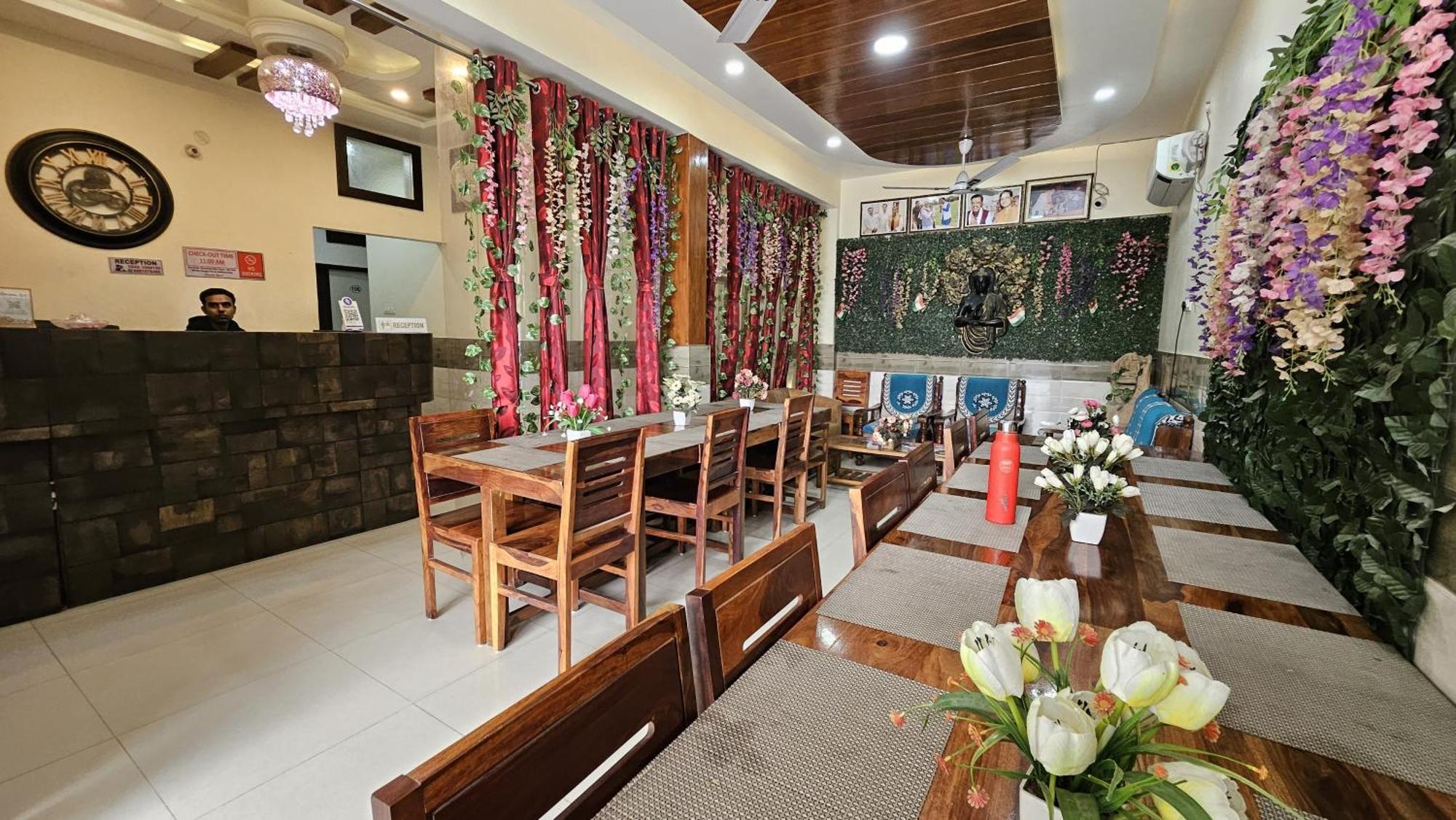 Gateway Of Kashi Hotel 4*